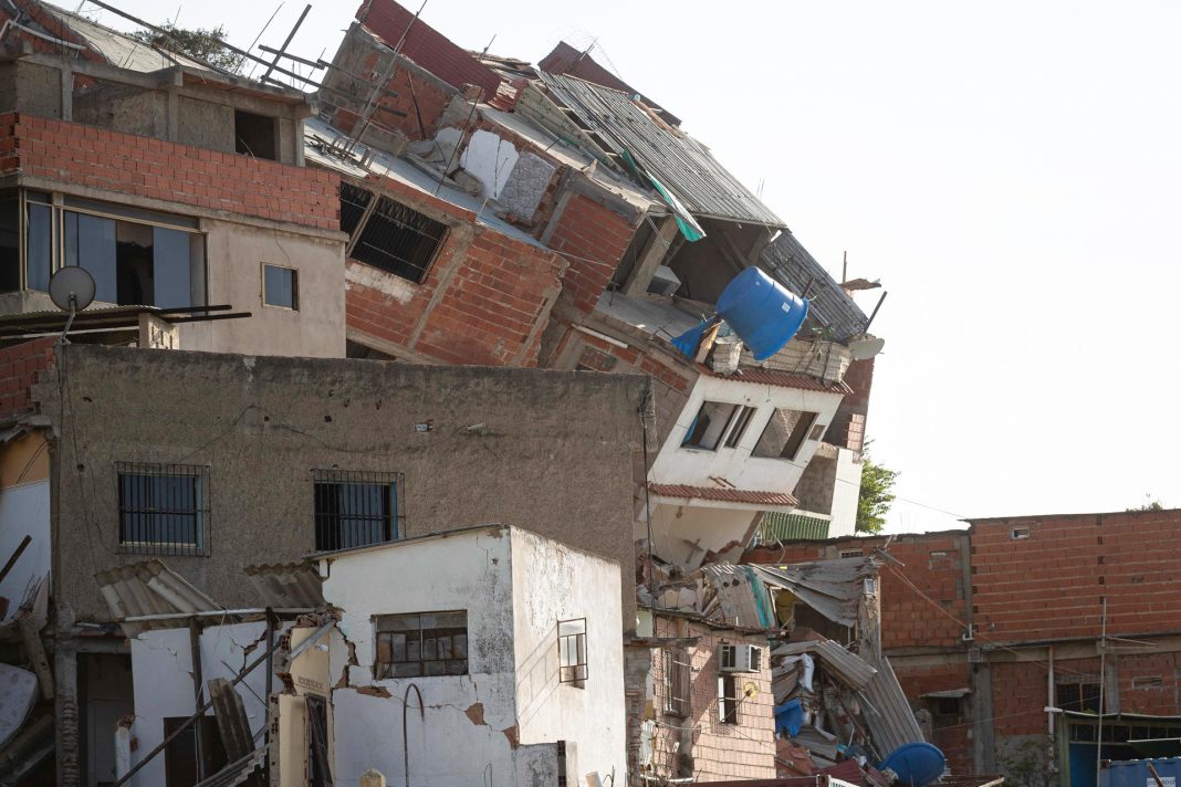 Se eleva a más de 6.000 el número de muertos por los terremotos en Venezuela
