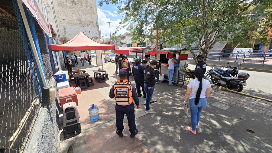 Activan dispositivo de despejes de aceras en Valencia