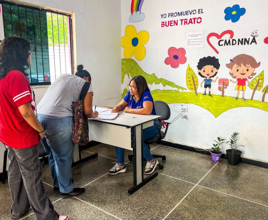 En Naguanagua tramitan solicitudes de permisos de viaje para menores