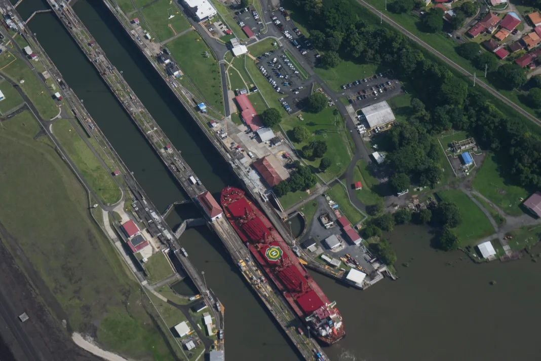 Canal de Panamá limita su tráfico de barcos para conservar agua durante El Niño