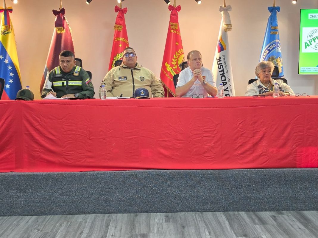 Capacitan a funcionarios de Carabobo en el cuidado animal antes y después de sismos