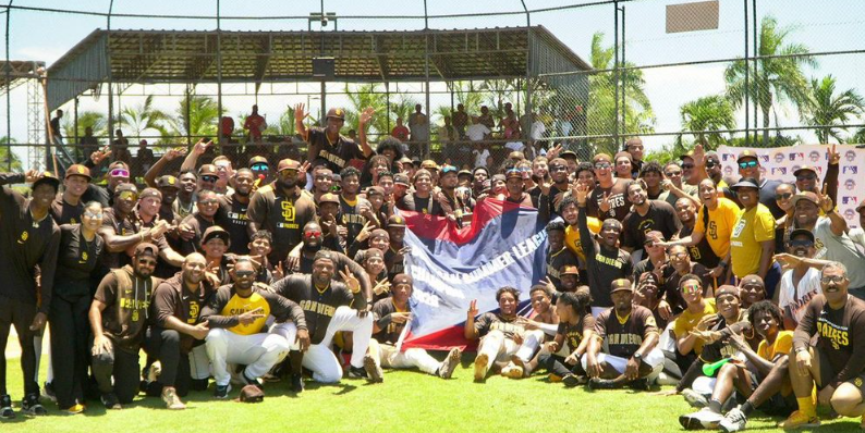 Prospectos venezolanos celebraron su primer campeonato en la Dominican Summer League