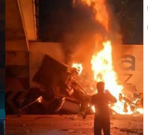 Dos personas murieron calcinadas al incendiarse dos vehículos en un puente de la ARC