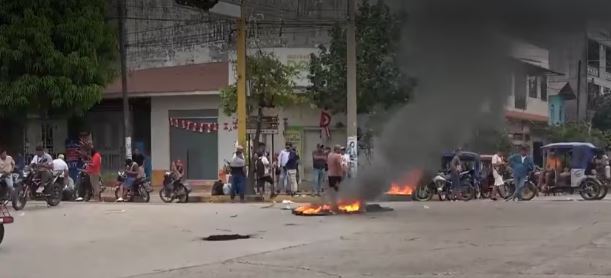 Ciudadanos protestaron contra el alza de combustibles en ciudades de la Amazonía peruana