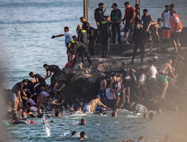 Acnur detectó "un número importante" de migrantes en Ceuta con necesidad de asilo