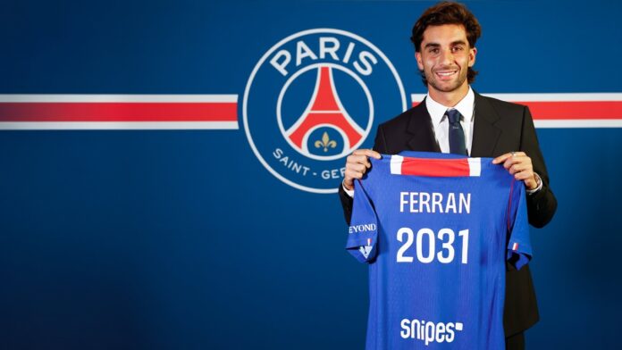 PSG le dio la bienvenida a Ferran Torres