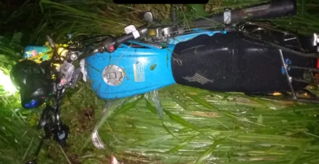 Mujer pierde la vida tras caer de una moto en Guacara