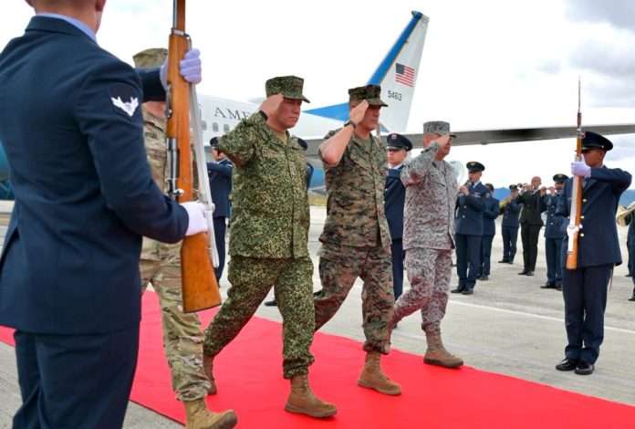 Jefe del Comando Sur de EE UU realiza visita a Colombia