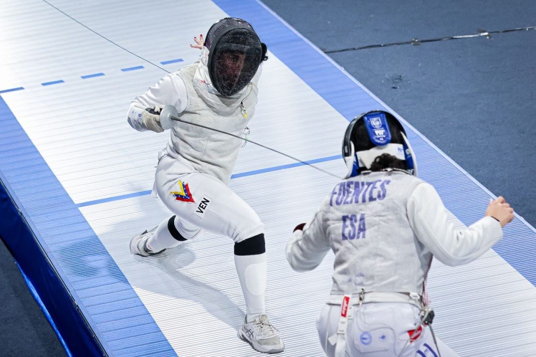La venezolana Anabella Acurero se colgó el oro en esgrima