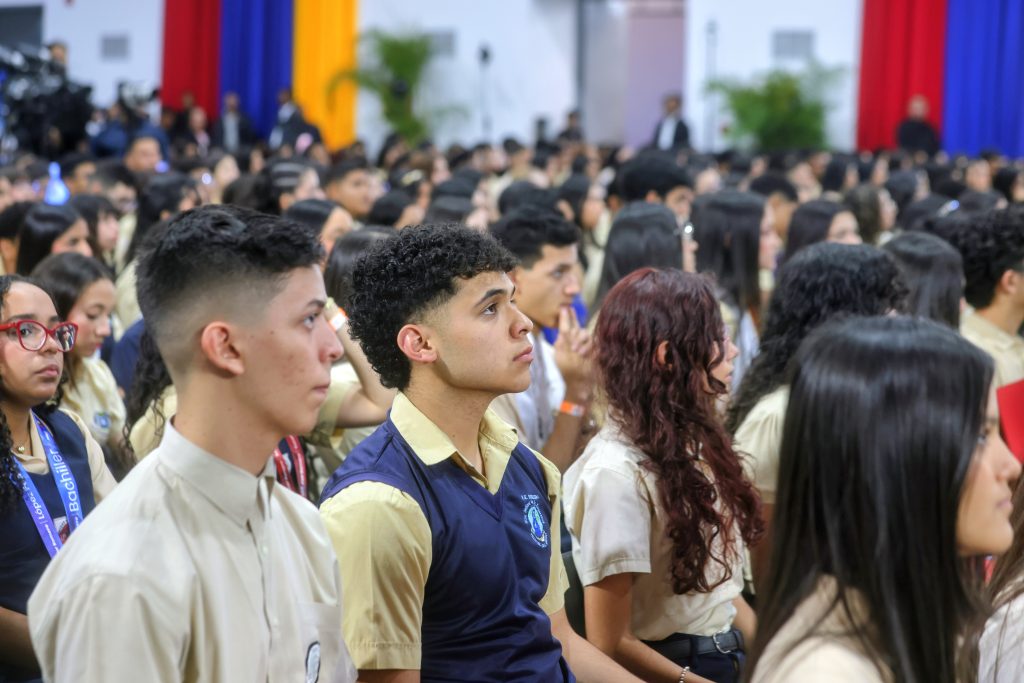 Ejecutivo entregará becas a bachilleres de excelencia académica