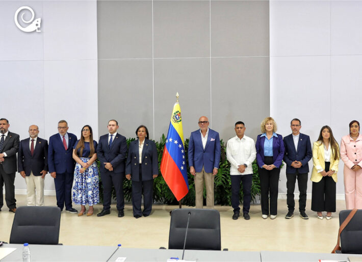 Gobierno y oposición se declararon en sesión permanente hasta el 12 de agosto