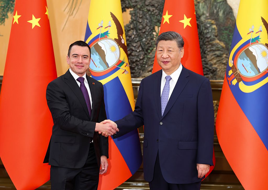 Noboa busca atraer inversiones de energía y minería en China