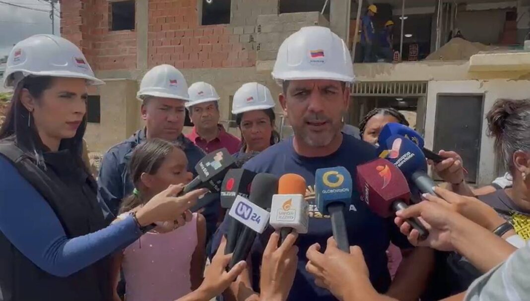 Gobernador Terán anunció la demolición de 35 estructuras de La Guaira en los próximos días