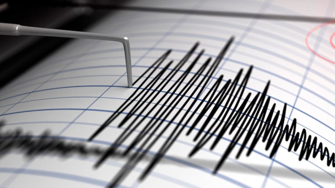 Un terremoto de magnitud 7,7 sacude la costa de Indonesia