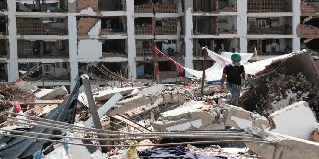 Pagan «Bono de Contingencia 2026» de agosto a familias afectadas por los terremotos
