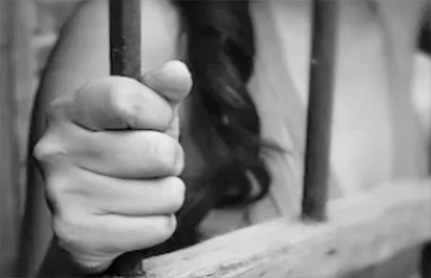 Detenida empleada de registro por falsificar documentos