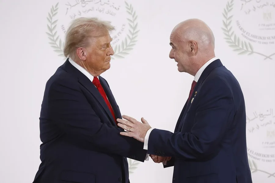 Trump afirma que sería un error reemplazar a Infantino