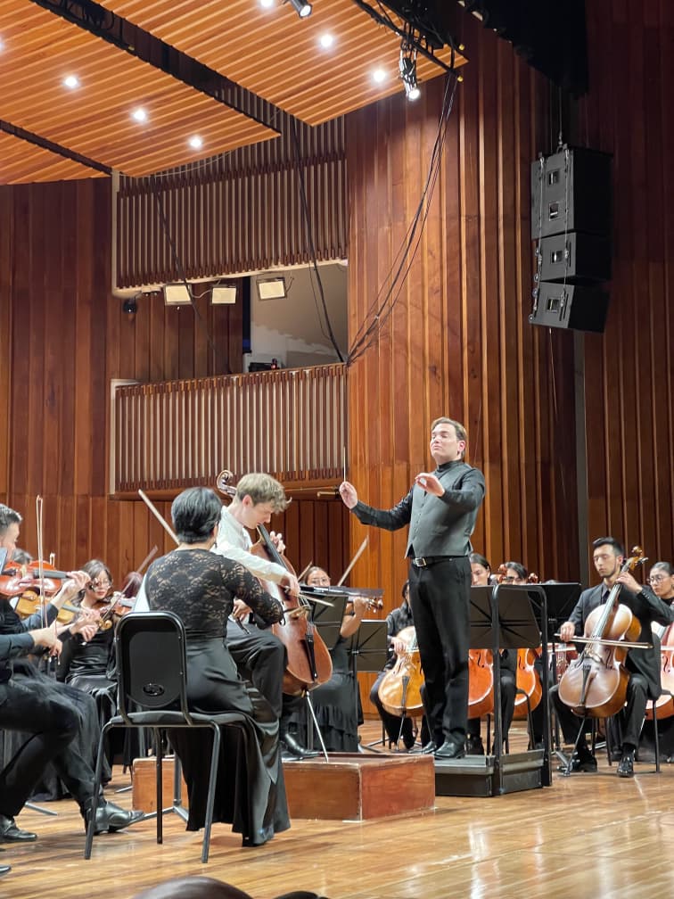 Maestro carabobeño José Carmelo Calabrese dirigió clausura de Festivando en Bogotá