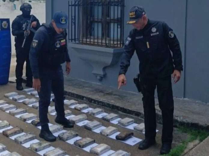 envoltorios contenían un peso total de 75 kilos