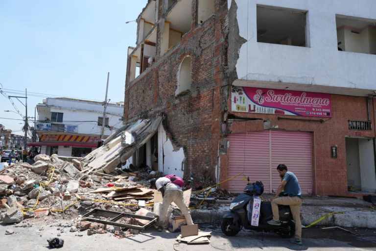 La cifra de muertos por el terremoto en Colombia sube a 331