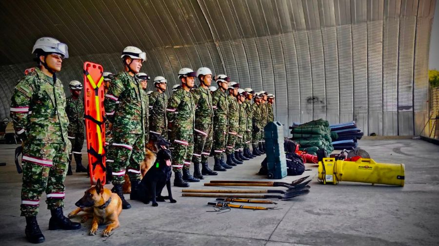 Ejército Nacional colombiano alista cinco pelotones de rescate tras reciente terremoto en Colombia