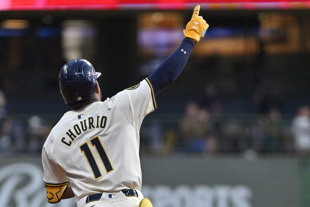 Jackson Chourio se enciende y lidera victia de Milwaukee