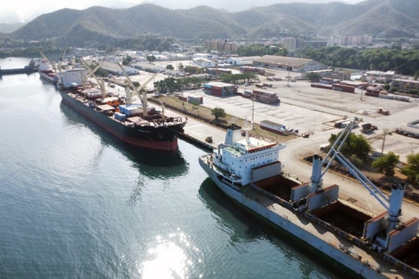 Movilizan 7 mil toneladas de mercancía En Puerto de Guanta