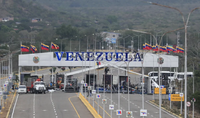 Venezuela ratifica disposición a la reactivación comercial con Colombia