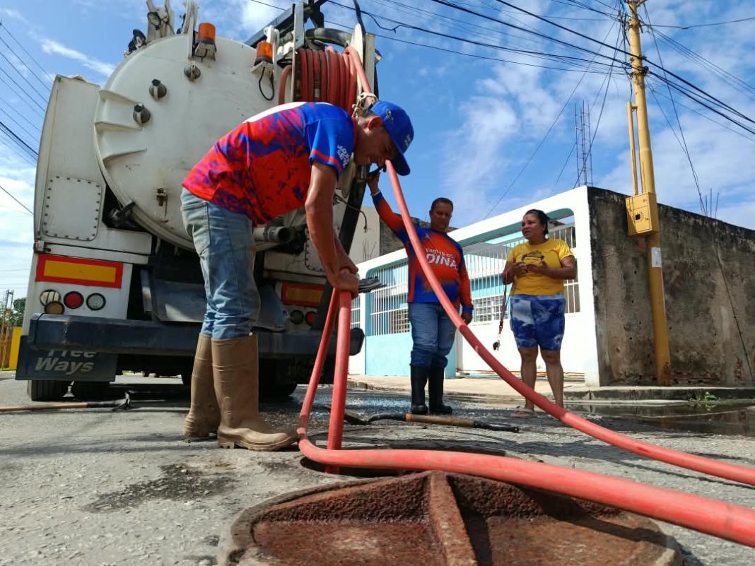 ‎ Alcaldía de Valencia atiende casos de aguas servidas