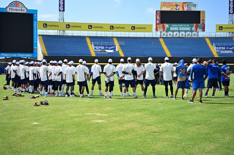 El Magallanes levó anclas y empezó la pretemporada