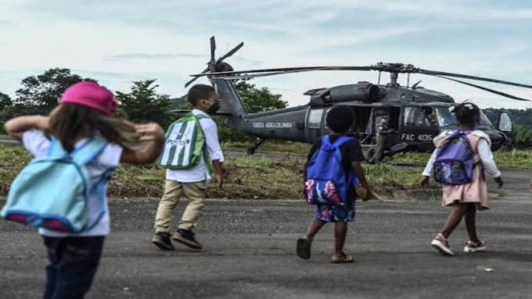 Al menos 113 menores fueron reclutados por grupos armados ilegales este año en Colombia