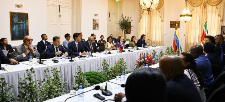 Venezuela y Surinam firmaron acuerdos estratégicos para «fortalecer el comercio binacional»