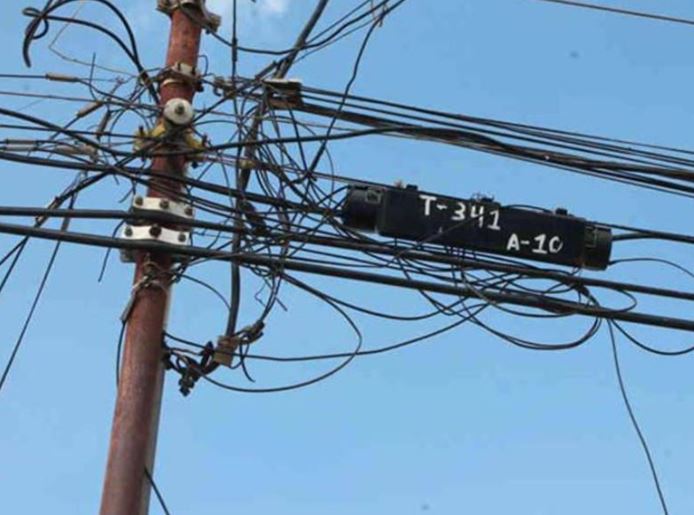 Capturaron a sujeto robando cable telefónico de Cantv