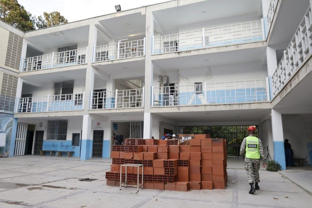 Campamentos transitorios desocuparán las escuelas esta semana ante el inicio de clases