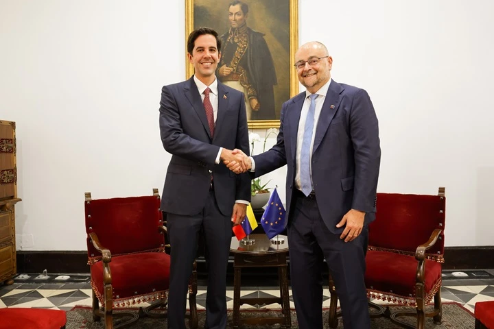 Venezuela y la Unión Europea elevan sus relaciones diplomáticas al nivel de embajadores