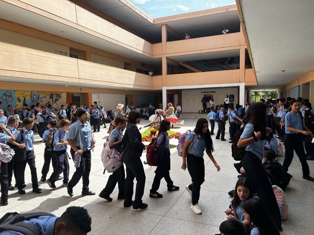 Con 30 % de asistencia y fallas eléctricas inició el año escolar en Carabobo