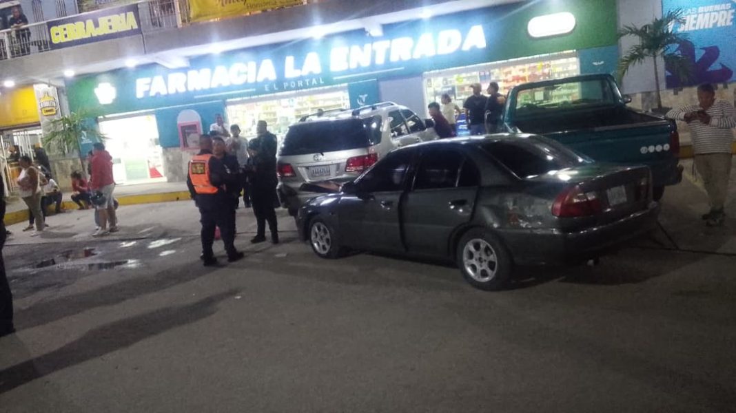 Ciudadano fallece de presunto infarto dentro de su vehículo en San Diego