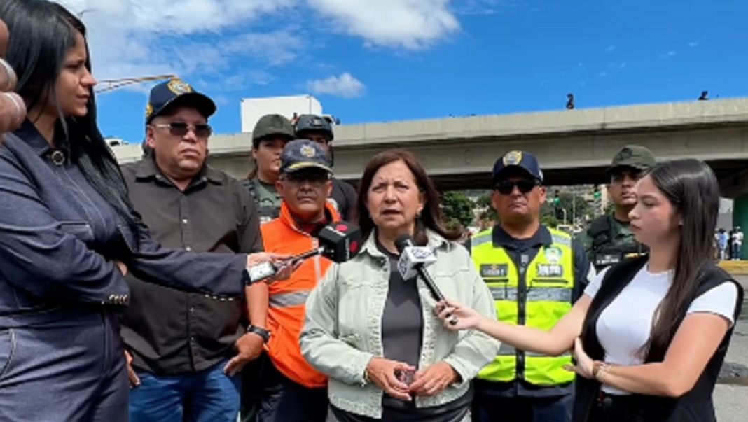 Alcaldesa Carmen Meléndez ofrece balance tras accidente múltiple en La Yaguara, Caracas
