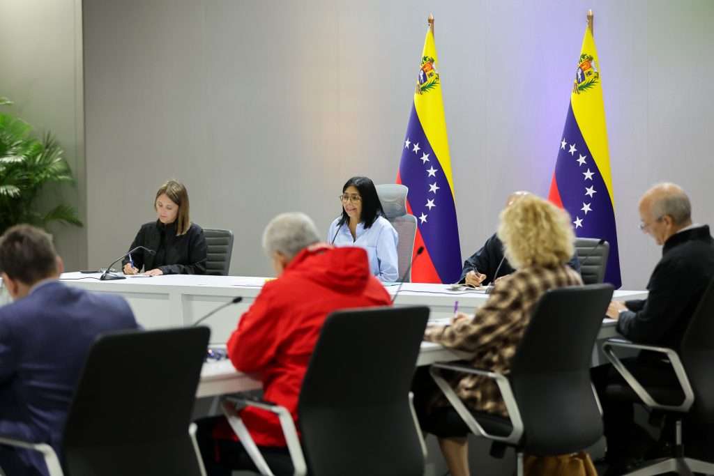 Gobierno encargado evalúa estrategias para la estabilidad laboral