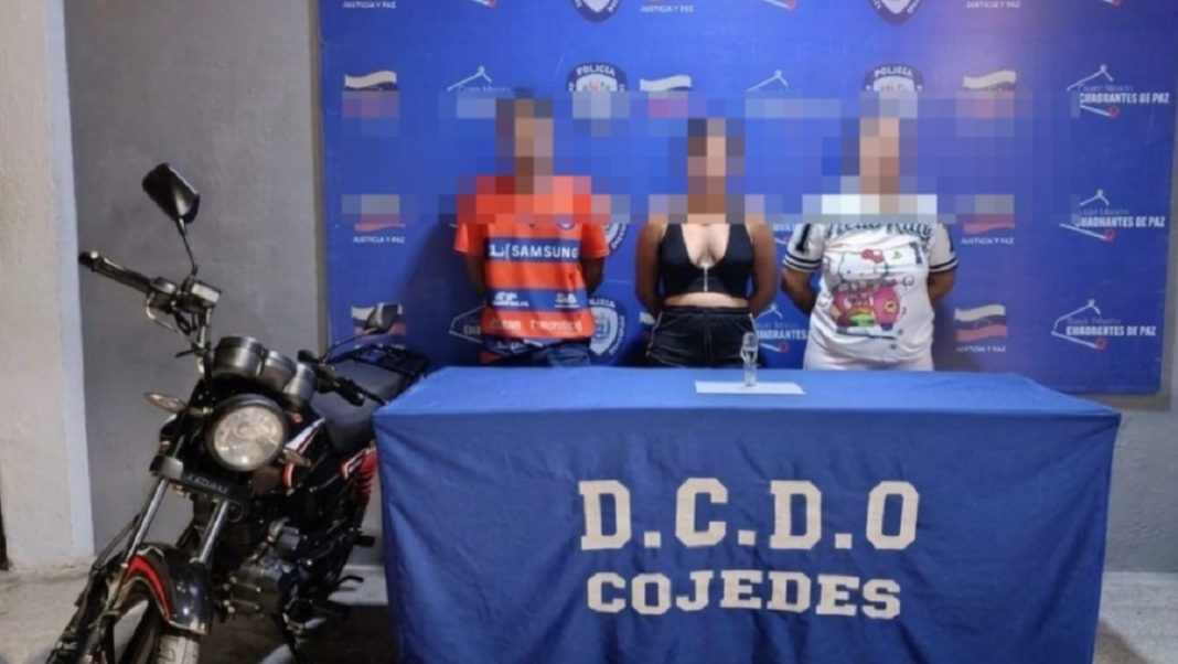 Detenido un motopirueta y dos mujeres tras agredir a efectivos policiales