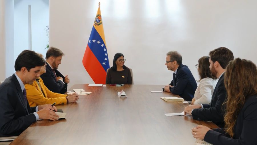 Delcy Rodríguez recibió a representantes de Human Rights Watch