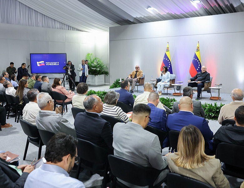 Delcy Rodríguez lidera reunión de trabajo con gobernadores