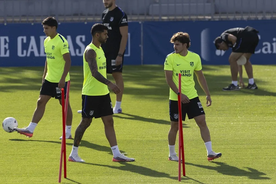 Julián Alvarez vuelve a la convocatoria contra el Bilbao