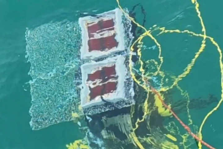 Científicos chinos prueban con éxito la primera planta solar submarina del mundo