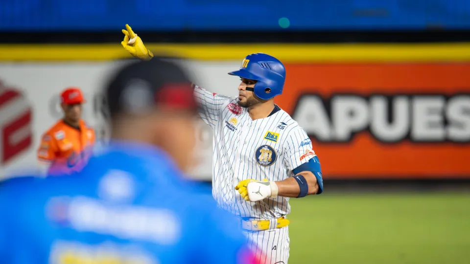 La Nave consigue su segunda victoria de la campaña y Ángel Reyes hace historia