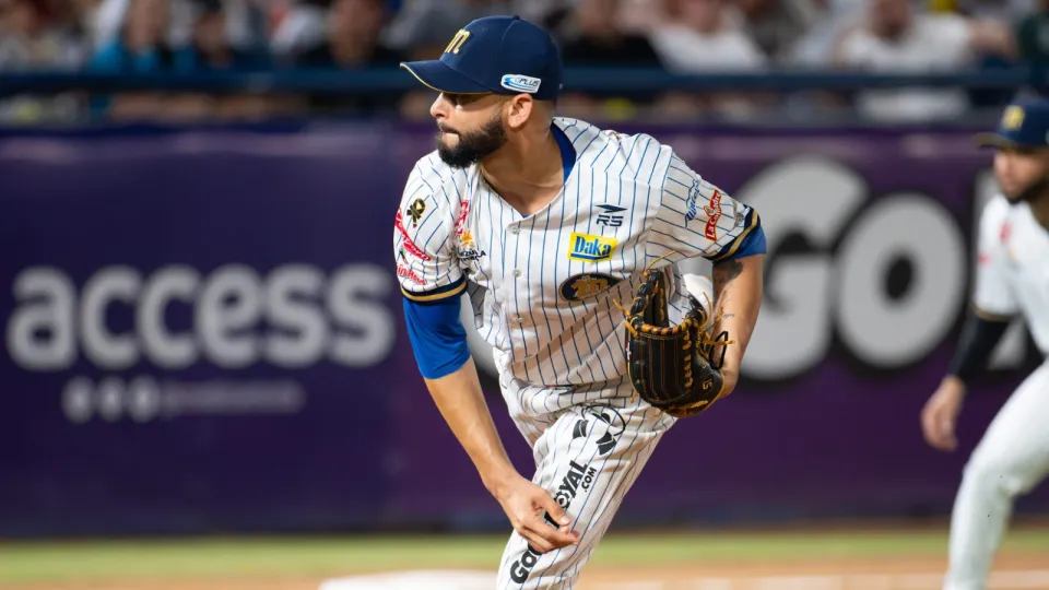 Magallanes tropezó por segunda ocasión corrida ante los Leones