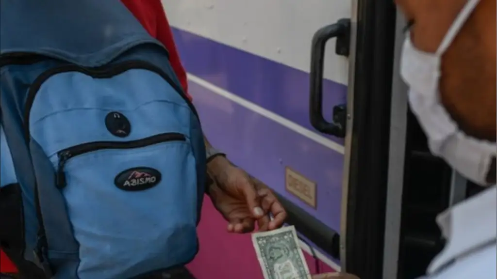 Pasaje urbano subirá a 230 bolívares desde noviembre
