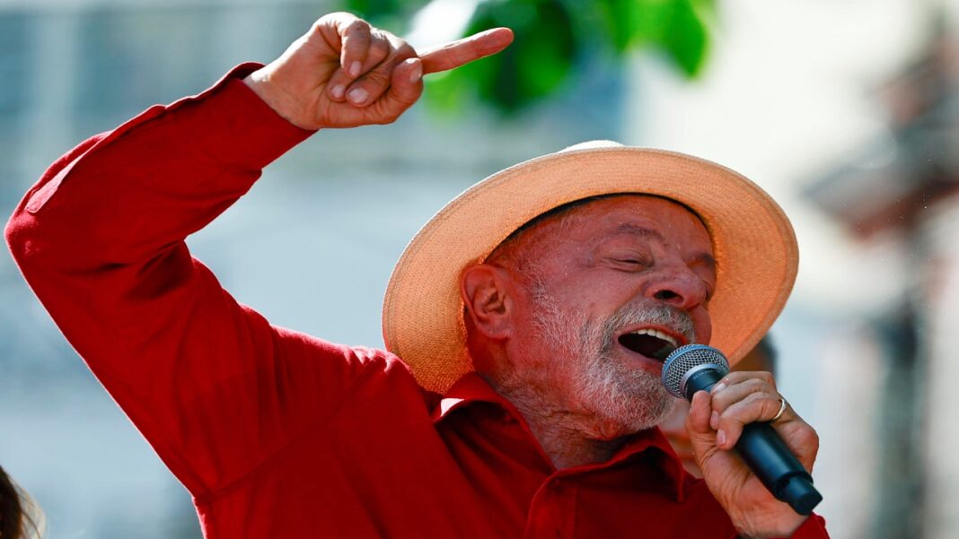 Lula gana terreno frente a Flávio Bolsonaro a una semana de las presidenciales en Brasil