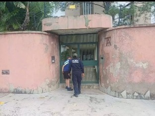 Bomberos de Valencia y Carabobo rescatan a un septuagenario atrapado en Residencias Los Pinos
