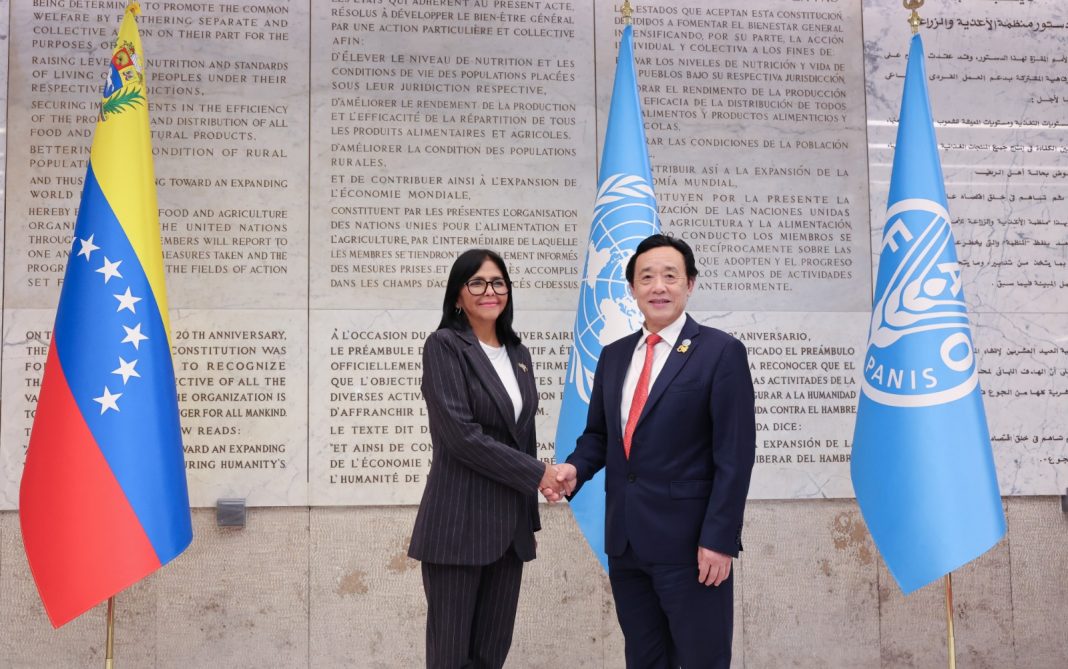 Delcy Rodríguez llega a la sede de la FAO en Roma para participar en el Foro Mundial de la Alimentación
